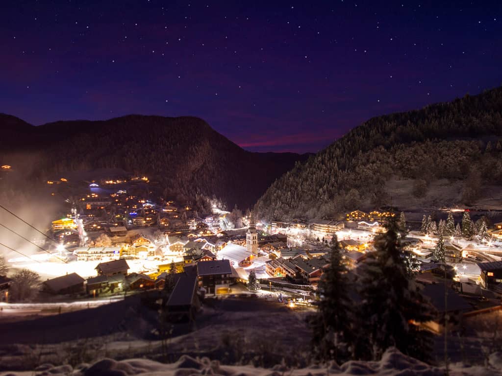 La Clusaz at night