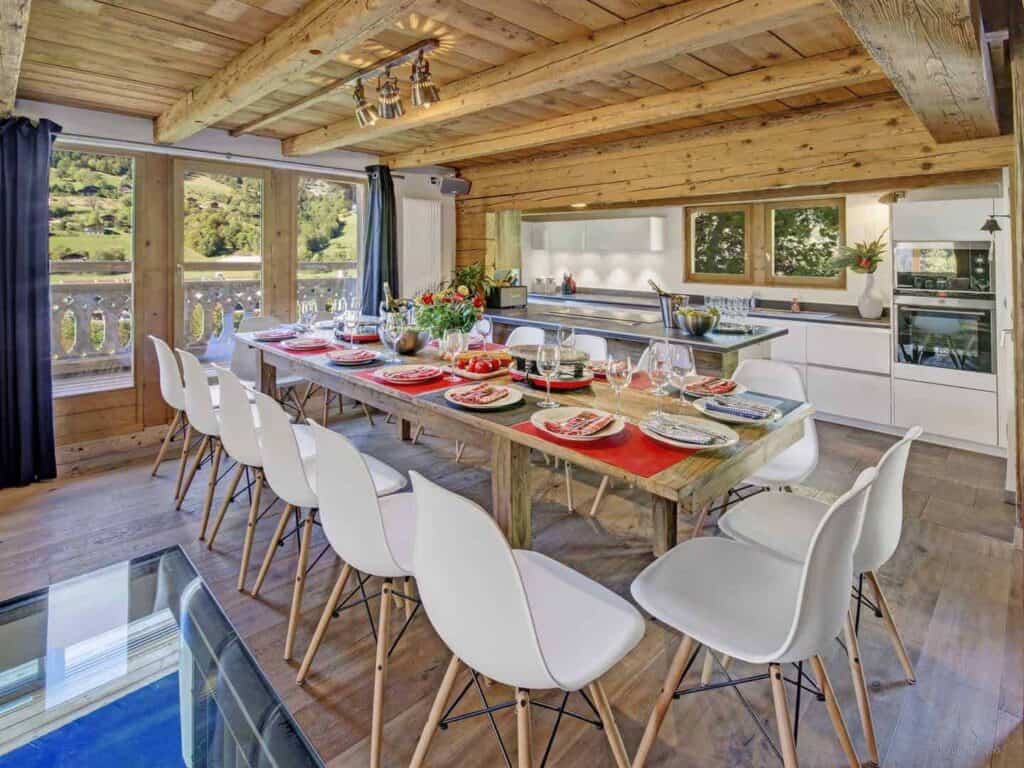 Clean modern dining table for 16 at Chalet Colombine in illard sur Thônes near La Clusaz