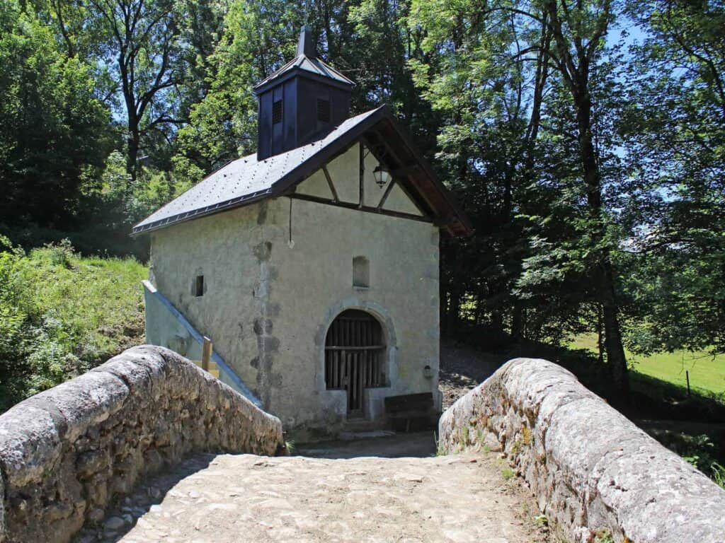 A small chapel on the Circuit Jean Jaques Rousseau, a shady, dog friendly walk in the Alps