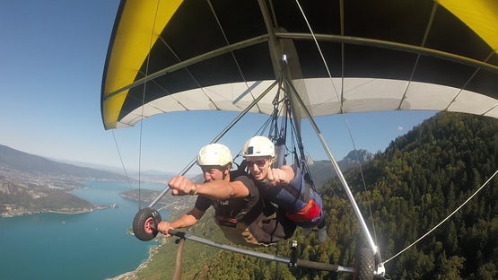 Spring activities in the Alps: Take to the air!