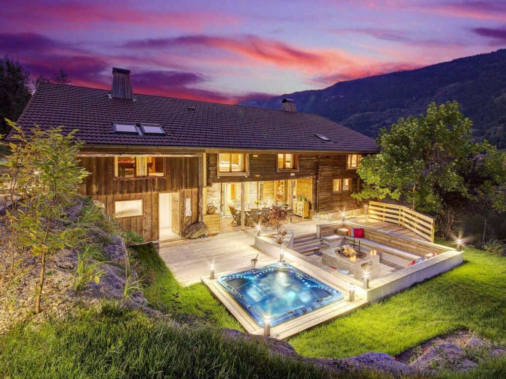 A large Alpine chalet with jacuzzi and fire pit