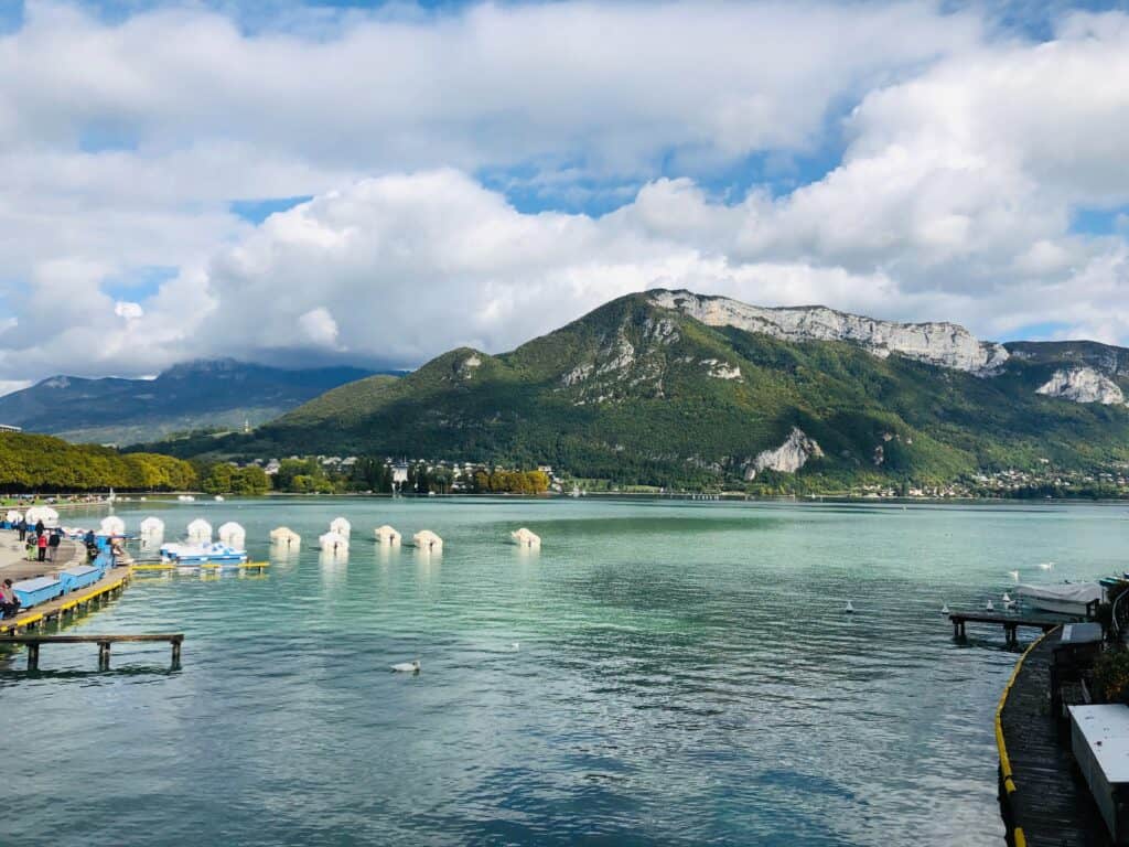 Des vacances nautiques dans les Alpes : Le Lac d’Annecy