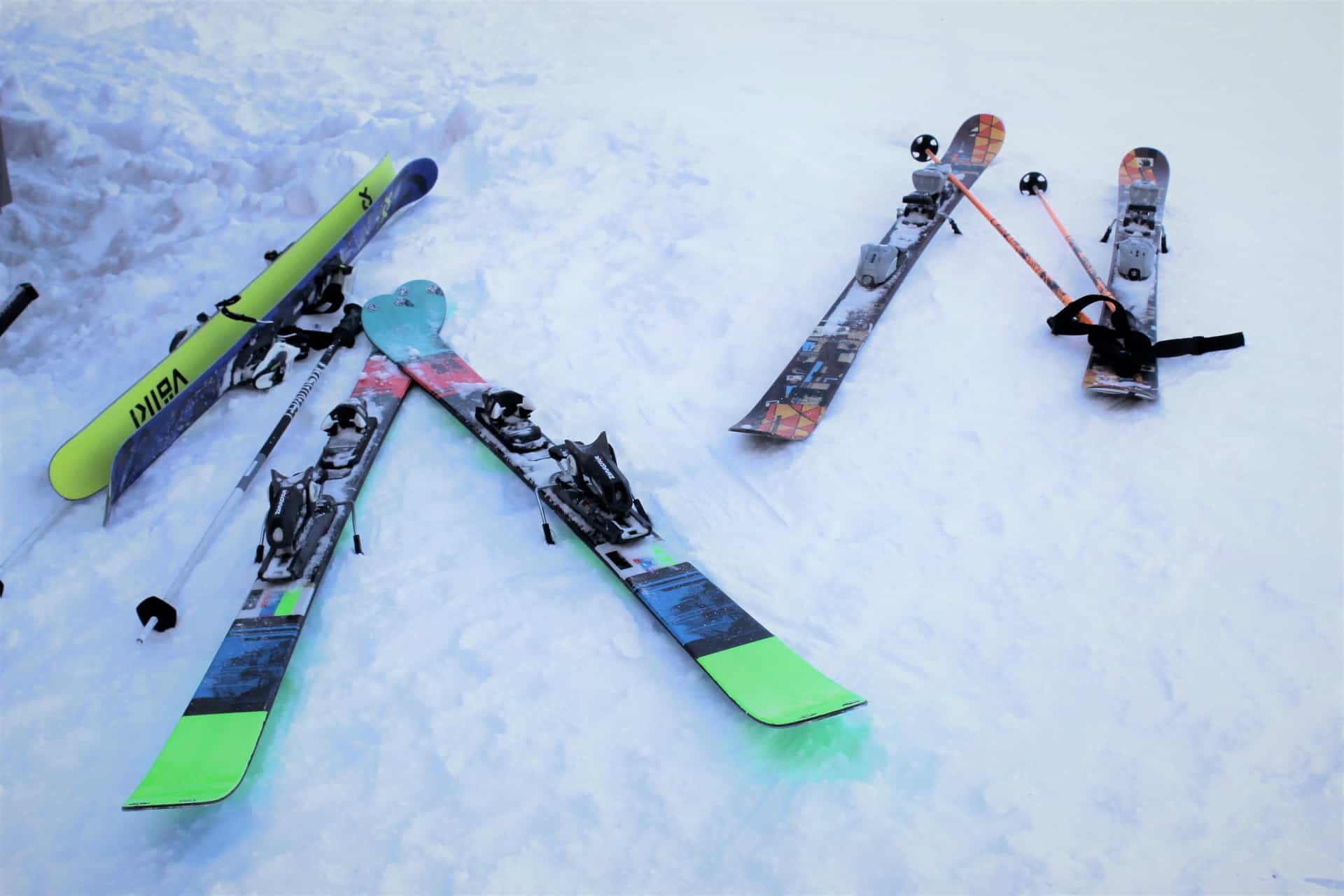 Incontournables avant de partir au ski, ces 5 accessoires et