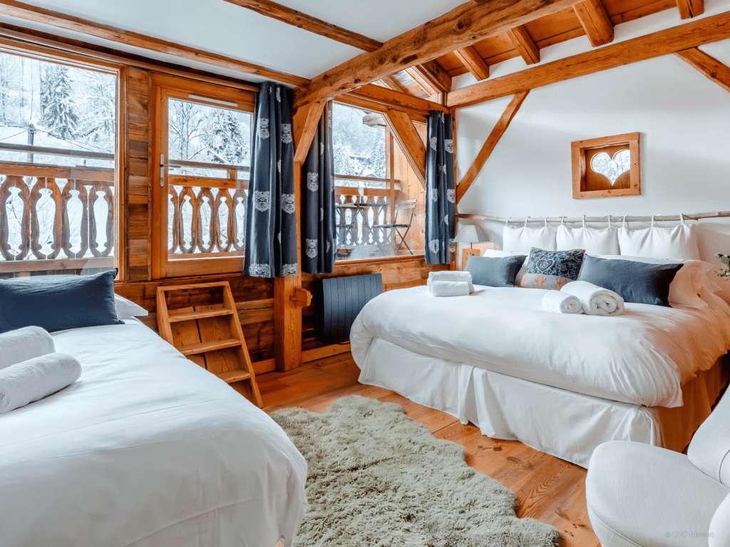 keramis-traditional-bedroom-two-beds-steps-to-balcony