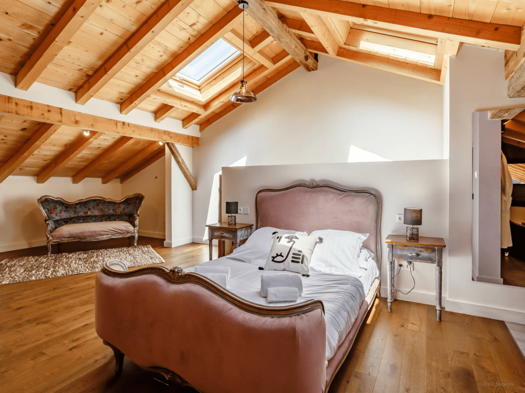 modern-and-traditional-bedroom-idea-chalet-vivaldaim