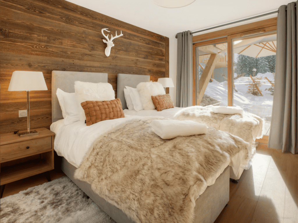 chalet-behansa-sumptuous-bedroom-twin-beds