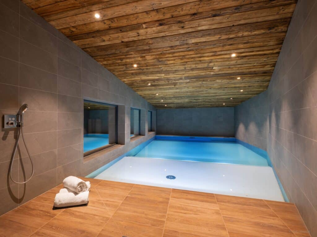 The luxurious sloping indoor pool at Balmaz Lodge