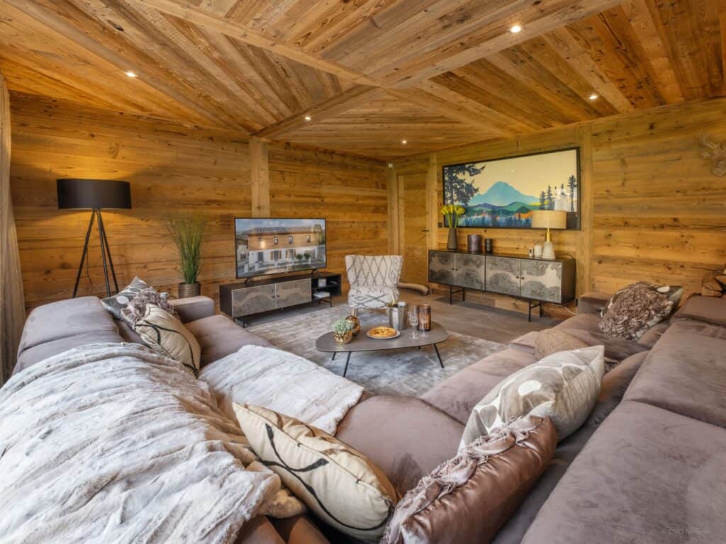 Decorating your chalet - should you go for a dark or light interior?