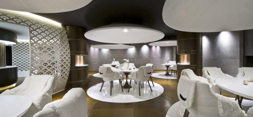 The sleek and elegant monochrome interior of the 1947 au Cheval Blanc in Courchevel