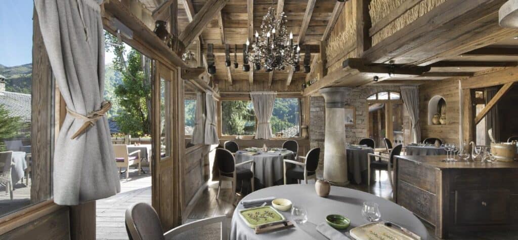 Natural colours and materials decorate the dining room at La Bouitte