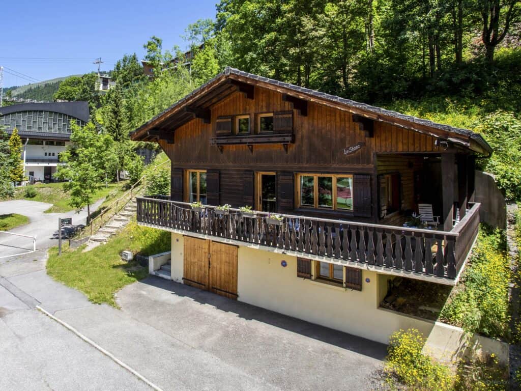 Exterior shot of Chalet Bellanis in Morzine