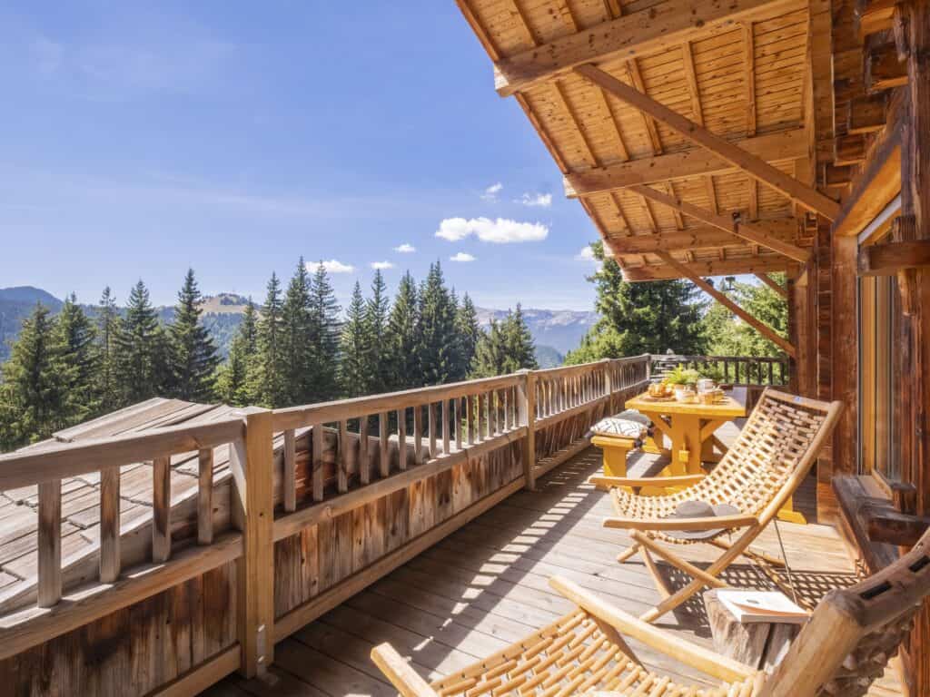 Terrace with mountain views at Chalet Minnetonka