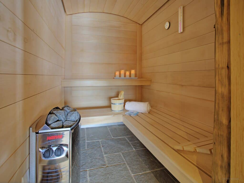 Pour un séjour professionnel, les chalets dotés d'espace détente sont l'idéal. C'est le cas de La Ferme du Gran Shan avec son sauna.