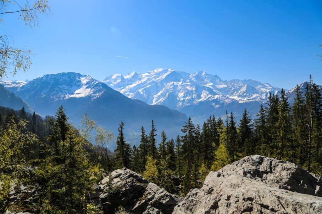La vue sur le Mont-Blanc depuis le Lac Vert. 