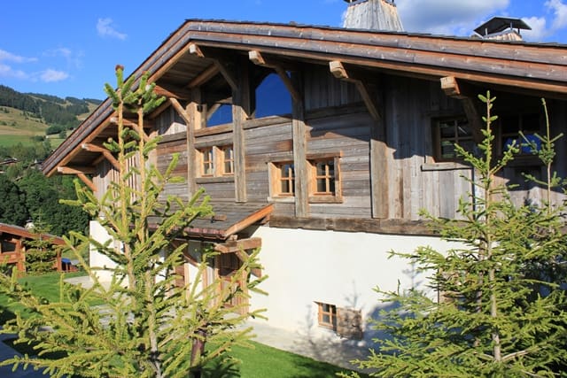 Extérieur de la ferme rénovée La Ferme de Pascal à Megève.