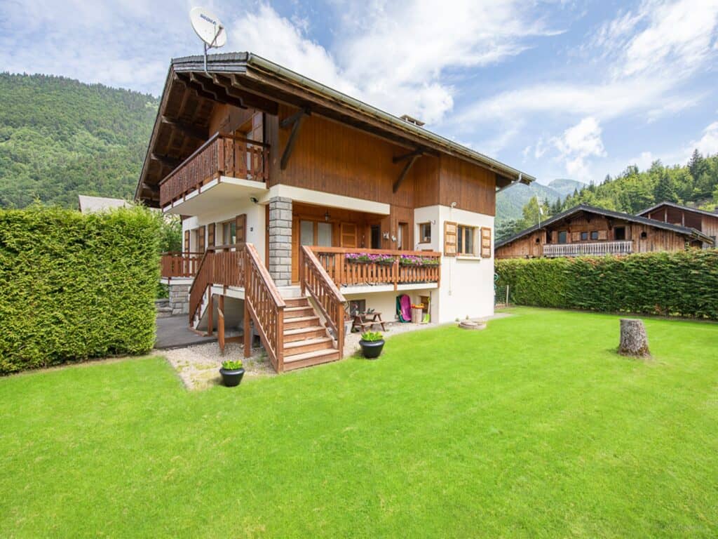 Chalet Bolay exterior shot with spacious lawn