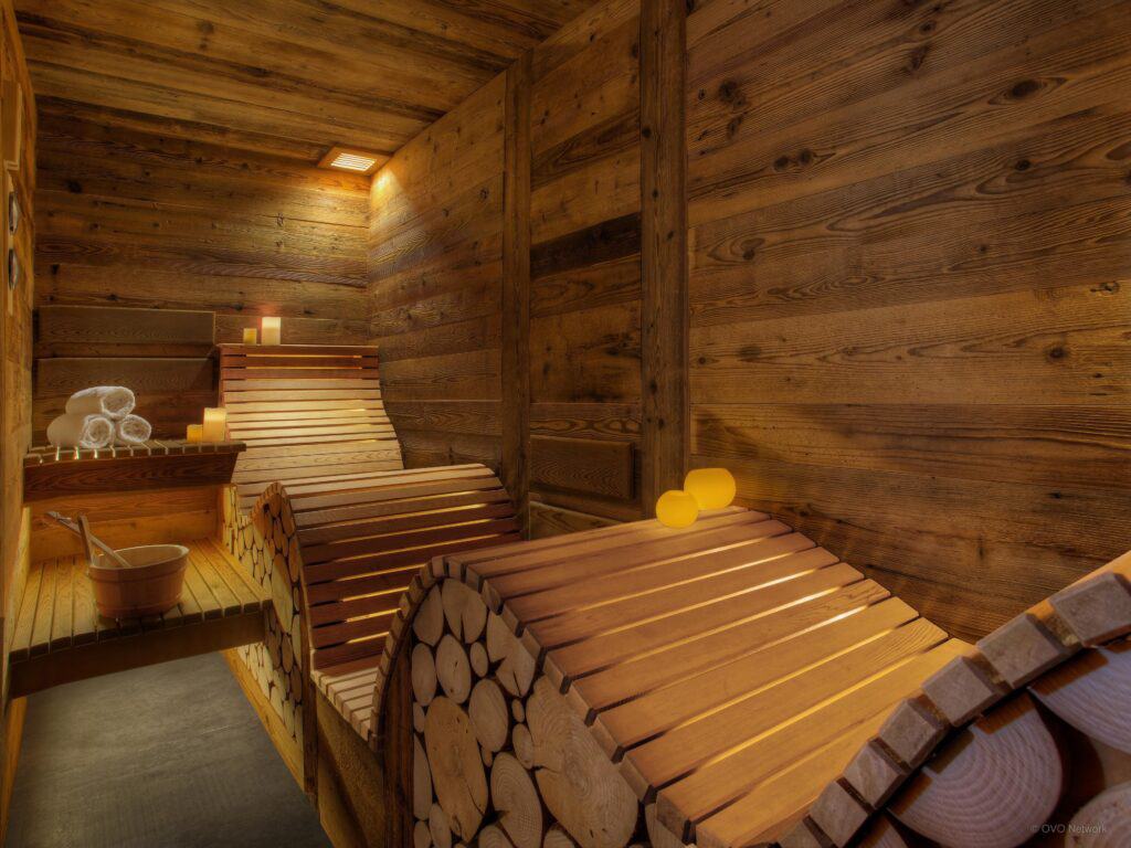 Le sauna du Chalet Alti pour vous détendre pendant vos vacances d'automne.