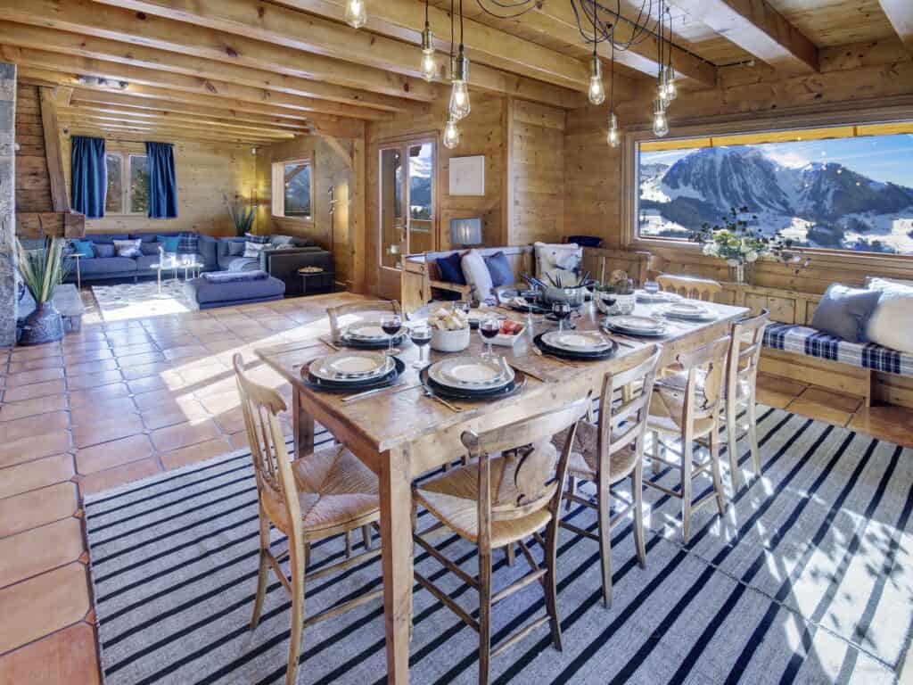 The dining area at La Grange à l'Ours, with a view over the mountains