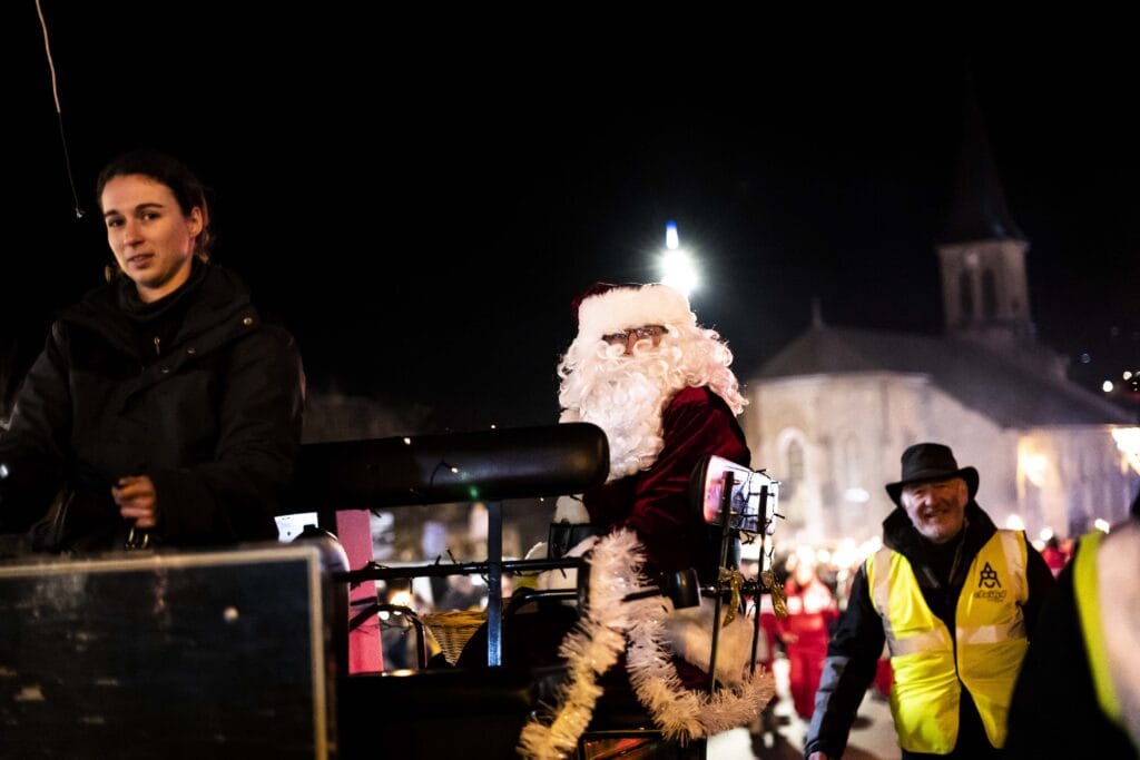 Santa Claus arrives in Châtel on his sleigh