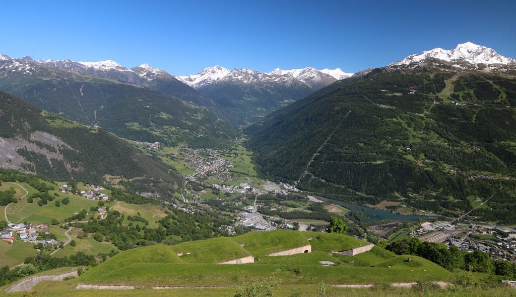 Paysage de montagne par beau temps.