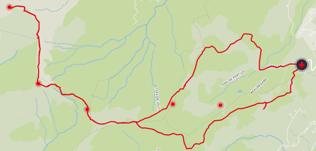 Map of the petit and grand Croisse Baulet hike from Combloux.
